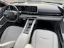 Hyundai Ioniq 6 Lounge 77.4 kWh | Lichte lederen bekleding | Warmtepomp & V2L | Geïntegreerde navigatie | Apple Carplay & Android Auto | Adaptieve Cruisecontrol | Camera | Warmtepomp | Stoel & stuur verwarming | Premium audio BOSE |