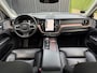 Volvo XC60 2.0 T8 Twin Engine AWD Inscription B&W luchtvering