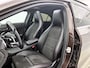 Mercedes-Benz A-klasse 180 AMG Sport Automaat (PANORAMADAK, NAVIGATIE, PARKEERSENSOREN, SPORTSTOELEN)
