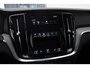 Volvo V60 T6 340PK Automaat Recharge AWD Inscription / Panoramadak / BLIS / Parkeersensoren met camera / Elektrische achterklep / Stoel - en stuurwielverwarming / Getint glas / Adaptieve cruise control