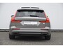 Volvo V60 T6 340PK Automaat Recharge AWD Inscription / Panoramadak / BLIS / Parkeersensoren met camera / Elektrische achterklep / Stoel - en stuurwielverwarming / Getint glas / Adaptieve cruise control