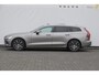 Volvo V60 T6 340PK Automaat Recharge AWD Inscription / Panoramadak / BLIS / Parkeersensoren met camera / Elektrische achterklep / Stoel - en stuurwielverwarming / Getint glas / Adaptieve cruise control