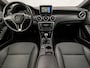 Mercedes-Benz A-klasse 180 Sport (NAVIGATIE, CLIMATE, SPORTSTOELEN, STOELVERWARMING, ZWART HEMEL, BLUETOOTH, NIEUWE APK, NIEUWSTAAT)