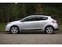 Renault Megane 1.6 Parisienne E85 Nieuwe Distribtie | Navi | Clima | Cruise | PDC voor en achter | 17" | Trekhaak