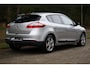 Renault Megane 1.6 Parisienne E85 Nieuwe Distribtie | Navi | Clima | Cruise | PDC voor en achter | 17" | Trekhaak