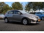 Toyota Auris 1.8 Hybrid Aspiration Clima/Cruise/Camera/Navi/Bluetooth/PDC/LED/RadioCD/15"LM/Dealeronderhouden/APK:06-07-2026