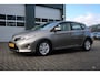 Toyota Auris 1.8 Hybrid Aspiration Clima/Cruise/Camera/Navi/Bluetooth/PDC/LED/RadioCD/15"LM/Dealeronderhouden/APK:06-07-2026