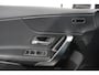 Mercedes-Benz A-klasse 200 163pk Automaat Progressive Navigatie Camera Lane Assist Stoelverwarming LED DAB Keyless Go Lichtmetalen Velgen