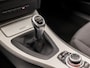 BMW 3-Serie Touring 316i Sportline (YOUNGTIMER, NAVIGATIE, CLIMATE, SPORTSTOELEN, PARKEERSENSOREN, CRUISE, DAKRAILS, BLUETOOTH, NIEUWE APK, NIEUWSTAAT)