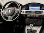 BMW 3-Serie Touring 316i Sportline (YOUNGTIMER, NAVIGATIE, CLIMATE, SPORTSTOELEN, PARKEERSENSOREN, CRUISE, DAKRAILS, BLUETOOTH, NIEUWE APK, NIEUWSTAAT)