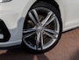 Volkswagen Golf 1.4 TSI Highline Business R | Pano | Digital dash | Keyless