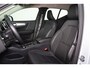 Volvo XC40 T3 Momentum Pro - Intellisafe Assist/Surround - Sensus Navi - LED-koplampen - Climate Control - Parkeercamera achter - Parkeersensoren v/a - Trekhaak semi elektrisch inklapbaar