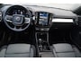 Volvo XC40 2.0 B4 Plus Dark | 2000 kg trekgewicht | Trekhaak | Stuur & Stoelverwarming | Pilot Assist | Elektrische Achterklep | Elektrische Stoelen | Google Services | Harman Kardon | 18 inch Licht Metaal