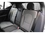Volvo XC40 2.0 B4 Plus Dark | 2000 kg trekgewicht | Trekhaak | Stuur & Stoelverwarming | Pilot Assist | Elektrische Achterklep | Elektrische Stoelen | Google Services | Harman Kardon | 18 inch Licht Metaal