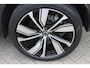 Volvo XC40 Recharge P8 AWD R-Design 20" lm velgen / Warmtepomp / Extra getint glas vanaf de B-Stijl / Google infotainment