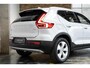 Volvo XC40 T2 Automaat Business Pro | Adaptive cruise control | Parkeersensoren voor + achter | Parkeercamera | Volvo on Call | Stuurwielverwarming | Comfortstoelen | Volvo on Call | Dealeronderhouden