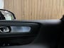 Volvo C40 Single Motor Extended Range Plus | Trekhaak | All Season banden | Adaptieve Cruise Control | Stoel en Stuurwielverwarming | Crystal White | Pilot Assist | BLIS Dode Hoek Detectie | Parkeercamera | Panoramadak | Alcantara/Microtech R-Design bekleding met w