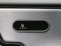 Mercedes-Benz A-klasse 180 Business Solution AMG / Panaroma-dak / Memory-Stoelen / Night-Pakket /