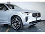 Volvo XC90 2.0 T8 Plug-in hybrid AWD Ultra Dark | Verwarmbare voorstoelen | Verwarmbaar stuurwiel | Ventileerbare voorstoelen | Massagefunctie voorstoelen | Verwarmbare achterbank | Premium Audio by Bowers & Wilkins | Luchtvering | Rondom zichtcamera  | Semi elektrische trekhaak | 21 inch Lichtmetalen velgen