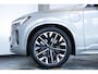 Volvo XC90 2.0 T8 Plug-in hybrid AWD Ultra Dark | Verwarmbare voorstoelen | Verwarmbaar stuurwiel | Ventileerbare voorstoelen | Massagefunctie voorstoelen | Verwarmbare achterbank | Premium Audio by Bowers & Wilkins | Luchtvering | Rondom zichtcamera  | Semi elektrische trekhaak | 21 inch Lichtmetalen velgen