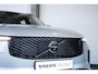 Volvo XC90 2.0 T8 Plug-in hybrid AWD Ultra Dark | Verwarmbare voorstoelen | Verwarmbaar stuurwiel | Ventileerbare voorstoelen | Massagefunctie voorstoelen | Verwarmbare achterbank | Premium Audio by Bowers & Wilkins | Luchtvering | Rondom zichtcamera  | Semi elektrische trekhaak | 21 inch Lichtmetalen velgen