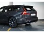 Volvo V60 2.0 T6 Plug-in hybrid AWD Plus Dark | Verwarmbare Voorstoelen (met geheugen), Stuurwiel en Achterbank | Semi-Elektrische Trekhaak | Verwarmbare Voorruit | Premium Audio by Harman Kardon | 360-Camera
