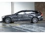 Volvo V60 2.0 T6 Plug-in hybrid AWD Plus Dark | Verwarmbare Voorstoelen (met geheugen), Stuurwiel en Achterbank | Semi-Elektrische Trekhaak | Verwarmbare Voorruit | Premium Audio by Harman Kardon | 360-Camera