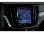 Volvo V60 2.0 T6 Plug-in hybrid AWD Plus Dark | Elek. Glazen Panoramdak | Verwarmbare Voorstoelen (met geheugen), Stuurwiel en Achterbank | Semi-Elektrische Trekhaak | Verwarmbare Voorruit | Premium Audio by Harman Kardon | 360-Camera