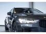Volvo V60 2.0 T6 Plug-in hybrid AWD Plus Dark | Verwarmbare Voorstoelen (met geheugen), Stuurwiel en Achterbank | Semi-Elektrische Trekhaak | Verwarmbare Voorruit | Premium Audio by Harman Kardon | 360-Camera