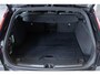 Volvo V60 2.0 T6 Plug-in hybrid AWD Plus Dark | Verwarmbare Voorstoelen (met geheugen), Stuurwiel en Achterbank | Semi-Elektrische Trekhaak | Verwarmbare Voorruit | Premium Audio by Harman Kardon | 360-Camera