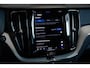 Volvo XC60 B5 Inscription | Luchtvering | Bowers & Wilkins Premium Audio | Panoramadak | Electrische Bedienbare Voorstoelen | Parkeerverwarming | 360° Parkeercamera | Gelamineerde Zijruiten | 20'' Lichtmetalen velgen | BLIS | Adaptive Cruise Control |