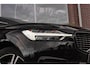 Volvo XC60 2.0 B5 R-Design | 2e eigenaar | NL auto | Dakraam | 19 inch | Camera | Head up | Harman-Kardon | Trekhaak | DAB | Sportstoelen | Navi | Bluetooth | 250 pk | Automaat | ➡️