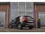 Volvo XC60 2.0 B5 R-Design | 2e eigenaar | NL auto | Dakraam | 19 inch | Camera | Head up | Harman-Kardon | Trekhaak | DAB | Sportstoelen | Navi | Bluetooth | 250 pk | Automaat | ➡️