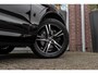 Volvo XC60 2.0 B5 R-Design | 2e eigenaar | NL auto | Dakraam | 19 inch | Camera | Head up | Harman-Kardon | Trekhaak | DAB | Sportstoelen | Navi | Bluetooth | 250 pk | Automaat | ➡️