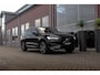 Volvo XC60 2.0 B5 R-Design | 2e eigenaar | NL auto | Dakraam | 19 inch | Camera | Head up | Harman-Kardon | Trekhaak | DAB | Sportstoelen | Navi | Bluetooth | 250 pk | Automaat | ➡️