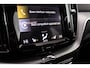 Volvo XC60 2.0 B5 R-Design | 2e eigenaar | NL auto | Dakraam | 19 inch | Camera | Head up | Harman-Kardon | Trekhaak | DAB | Sportstoelen | Navi | Bluetooth | 250 pk | Automaat | ➡️