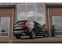 Volvo XC60 2.0 B5 R-Design | 2e eigenaar | NL auto | Dakraam | 19 inch | Camera | Head up | Harman-Kardon | Trekhaak | DAB | Sportstoelen | Navi | Bluetooth | 250 pk | Automaat | ➡️