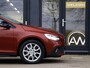Volvo V40 Cross Country 2.0 T3 Nordic+ 150pk Leer Pano Trekhaak Memory