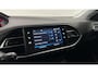 Peugeot 308 SW 1.2 PureTech Blue Lease Allure LM PANO TREKHAAK CRUISE CARPLAY NAVIGATIE.