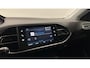 Peugeot 308 SW 1.2 PureTech Blue Lease Allure LM PANO TREKHAAK CRUISE CARPLAY NAVIGATIE.