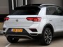 Volkswagen T-Roc Sport Business R 1.5 TSI 150pk Automaat SCHUIF-DAK | 19''LM | WINTER PACK | DODE HOEK | ADAPT. CRUISE | PDC + CAM.
