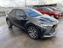 Toyota C-HR 2.0 Plug-in Hybrid 220 Dynamic Stoel- & stuurverwarming, 1e eign. navigatie Apple CarPlay/Android Auto, dodehoek detectie, parkeersensoren, adaptieve cruise control
