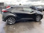 Toyota C-HR 2.0 Plug-in Hybrid 220 Dynamic Stoel- & stuurverwarming, 1e eign. navigatie Apple CarPlay/Android Auto, dodehoek detectie, parkeersensoren, adaptieve cruise control