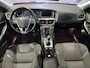 Volvo V40 2.0 T2 Nordic+ Brandweer rood | Navigatie | Cruise | Nette auto