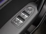 Renault Captur 1.3 TCe 140 Intens | 1500kg geremd | Stoel- en stuurwielverwarming | Lane assist | Adaptieve cruise control |