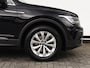 Volkswagen Tiguan 1.5 TSI Life Business 130PK | Trekhaak | Camera | Spiegelpakket | Led | Navigatie