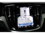 Volvo V60 T8 Plug-in hybrid Automaat AWD Ultra Dark | Panoramadak | 360° camera | Bowers & Wilkins audio | Verwarmbare voorstoelen | Massagefunctie voorstoelen | Verwarmbaar stuurwiel | Verwarmbare achterbank | Blind Spot | | Semi Elektrische trakhaak | Elek bed. voorstoelen met Memory | 18 inch Lichtmetalen velgen | Alarmklasse 3