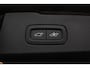 Volvo V60 T8 Plug-in hybrid Automaat AWD Ultra Dark | Panoramadak | 360° camera | Bowers & Wilkins audio | Verwarmbare voorstoelen | Massagefunctie voorstoelen | Verwarmbaar stuurwiel | Verwarmbare achterbank | Blind Spot | | Semi Elektrische trakhaak | Elek bed. voorstoelen met Memory | 18 inch Lichtmetalen velgen | Alarmklasse 3