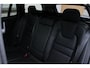 Volvo V60 T8 Plug-in hybrid Automaat AWD Ultra Dark | Panoramadak | 360° camera | Bowers & Wilkins audio | Verwarmbare voorstoelen | Massagefunctie voorstoelen | Verwarmbaar stuurwiel | Verwarmbare achterbank | Blind Spot | | Semi Elektrische trakhaak | Elek bed. voorstoelen met Memory | 18 inch Lichtmetalen velgen | Alarmklasse 3