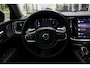 Volvo V60 T8 Plug-in hybrid Automaat AWD Ultra Dark | Panoramadak | 360° camera | Bowers & Wilkins audio | Verwarmbare voorstoelen | Massagefunctie voorstoelen | Verwarmbaar stuurwiel | Verwarmbare achterbank | Blind Spot | | Semi Elektrische trakhaak | Elek bed. voorstoelen met Memory | 18 inch Lichtmetalen velgen | Alarmklasse 3